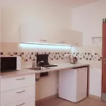 게스트하우스 V Podzamci - Bezbarierove V Centru Trebone Třeboň