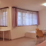 Penzion V Podzamci - Bezbarierove Apartmany V Centru Trebone