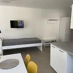 Vendégház Penzion V Podzamci - Bezbarierove Apartmany V Centru Trebone