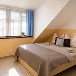 Penzion V Podzamci - Bezbarierove Apartmany V Centru Trebone Vendégház 4*