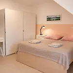V Podzamci - Bezbarierove V Centru Trebone 4*