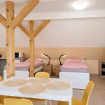 V Podzamci - Bezbarierove V Centru Trebone 4* Trzeboń