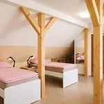 Vendégház Penzion V Podzamci - Bezbarierove Apartmany V Centru Trebone