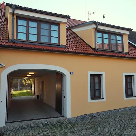 V Podzamci - Bezbarierove V Centru Trebone Pensjonat 4*
