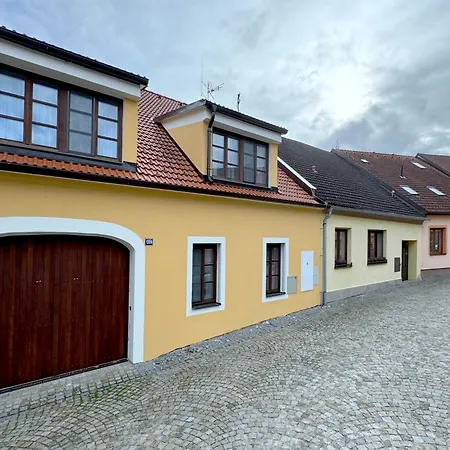 Penzion V Podzamci - Bezbarierove Apartmany V Centru Trebone Vendégház