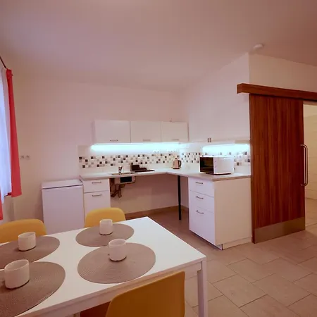 V Podzamci - Bezbarierove V Centru Trebone 4* Třeboň