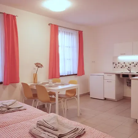 V Podzamci Guest house *