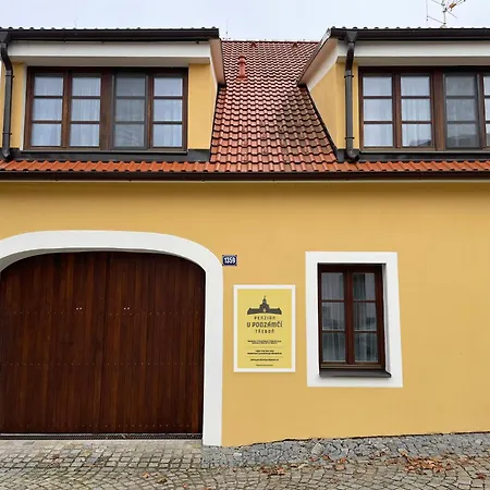 Vendégház Penzion V Podzamci - Bezbarierove Apartmany V Centru Trebone