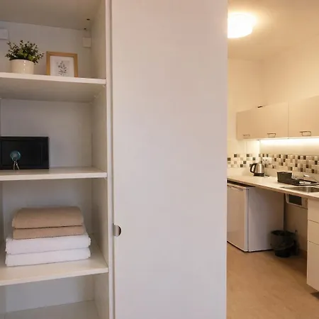 V Podzamci - Bezbarierove V Centru Trebone Konukevi 4*