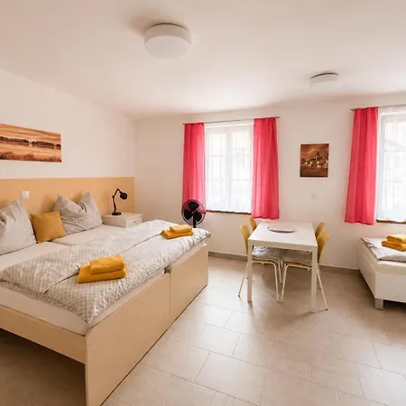 V Podzamci - Bezbarierove V Centru Trebone Pensjonat 4*